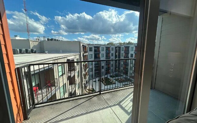 Foto del edificio - 720 Ralph McGill Blvd NE