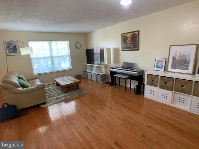 Building Photo - 41 Ketley Pl