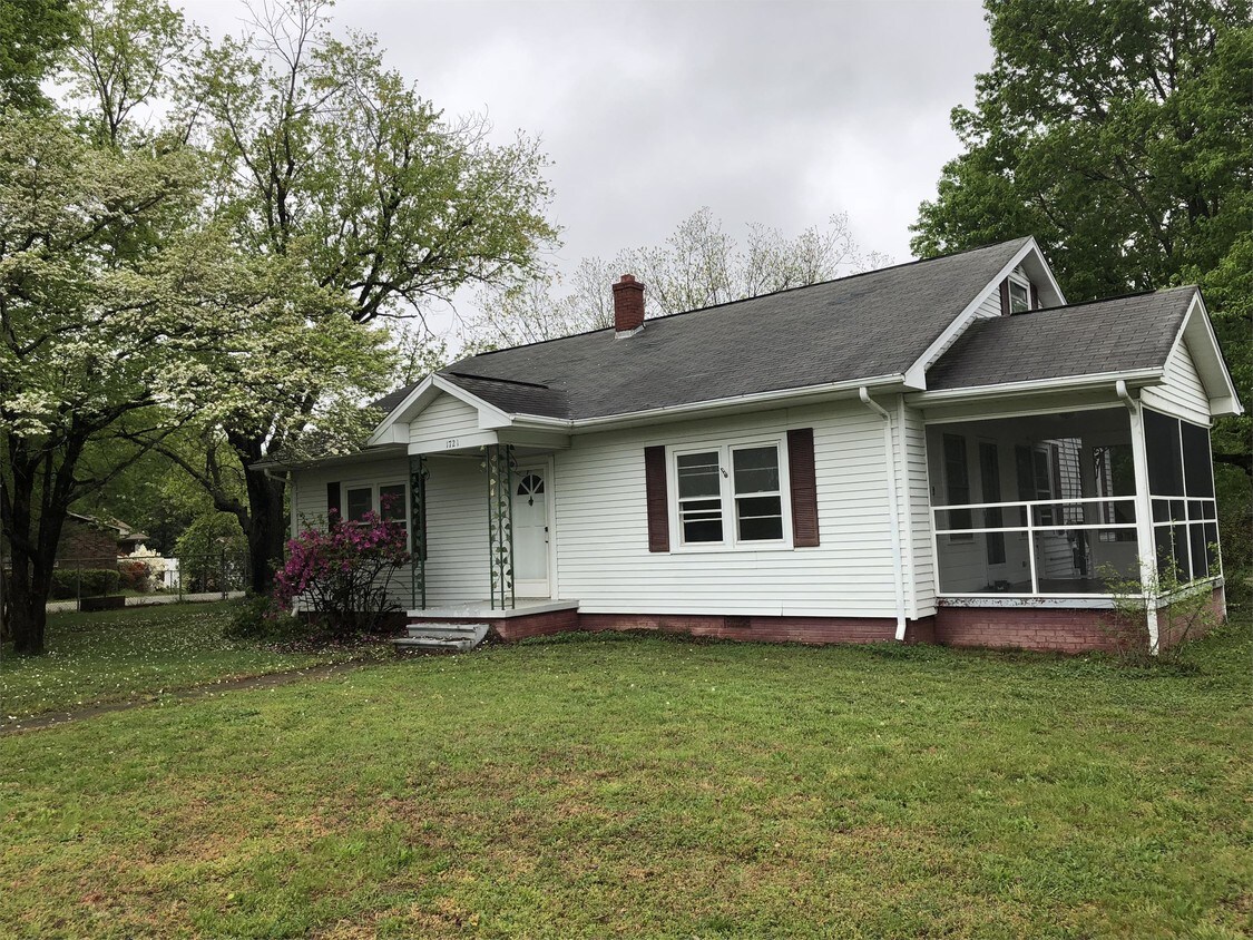 Primary Photo - 1721 Rendall St