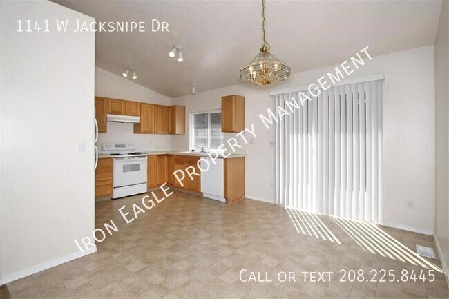 Building Photo - 1141 W Jacksnipe Dr
