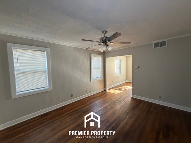 Building Photo - 3145 N Lafayette Cir