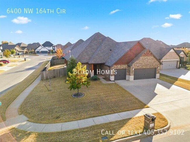 Building Photo - 6400 NW 164th Cir