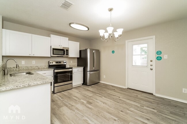 Building Photo - 659 Northlake Dr