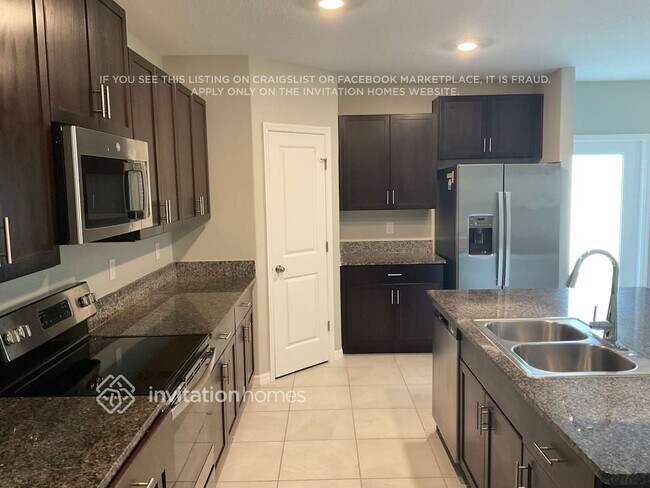 Foto del edificio - 2228 Jungle Dr