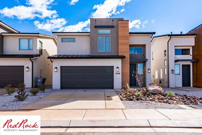Foto del edificio - Innovative Design! 4 Bedroom Home in the Beautiful Desert Playa Community