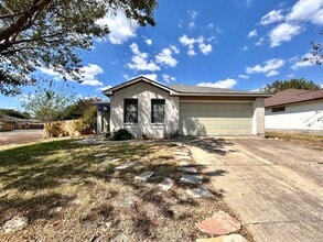 Building Photo - 888 Brandi Cir