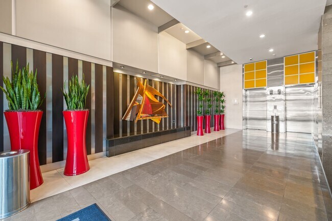 Building Photo - 25th Floor Condo in the heart of Uptown!!