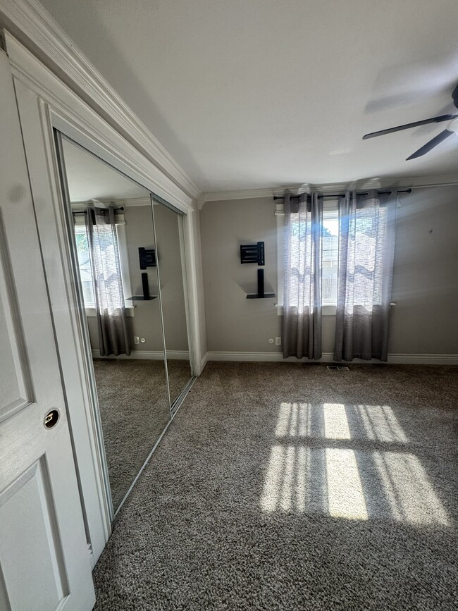 Building Photo - 9239 W Zuni Dr