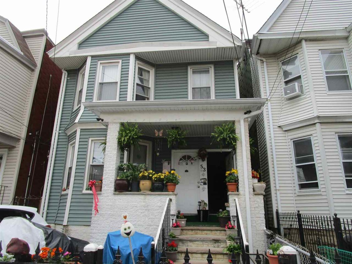 Primary Photo - 53 Warner Ave