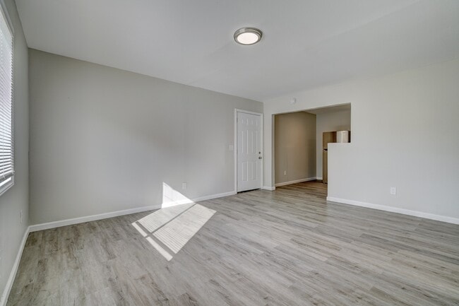 Building Photo - The Vue at Garden Square