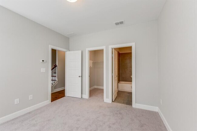 Building Photo - 1655 Morningtide Ct NE