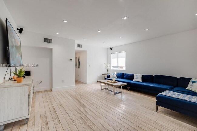 Building Photo - 7549 Buccaneer Ave