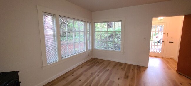Building Photo - 7611 Bodega Ave
