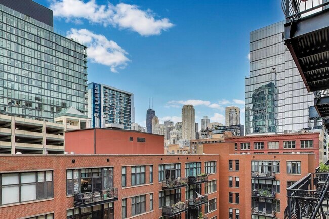 Foto del edificio - 333 W Hubbard St