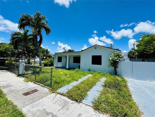 Building Photo - 6791 SW 25th St