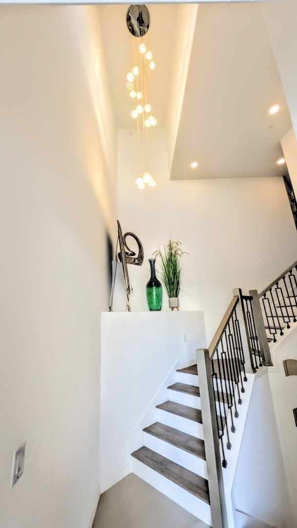 Building Photo - Annual TURNKEY 3 bed 2 bath in the Montserrat