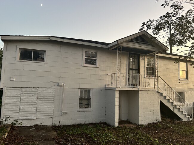 Building Photo - 5937 Malcolm Ave