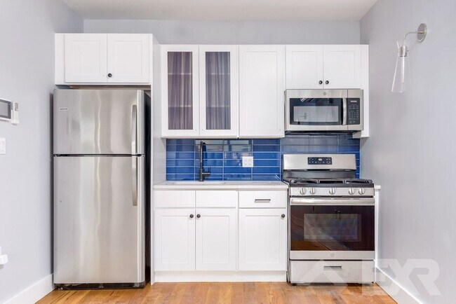 Foto del edificio - 244 Howard Ave