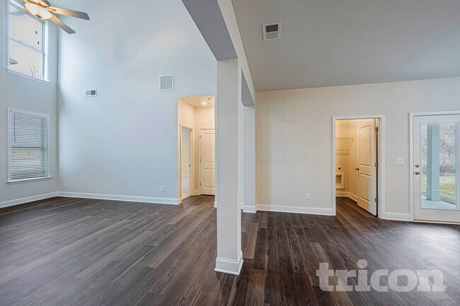 Foto del edificio - 424 Curlin Ct