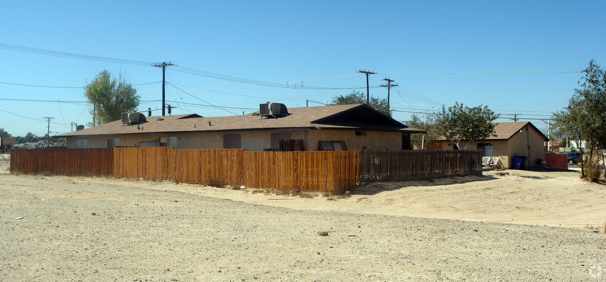 Building Photo - 15320 Mojave Dr