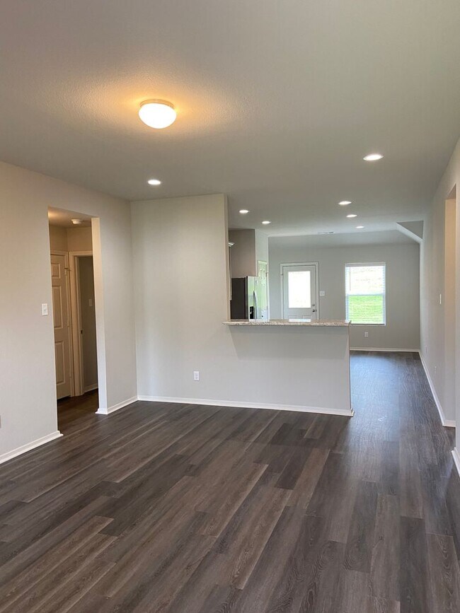 Foto del edificio - *Pre-leasing* Four Bedroom | Two Bathroom ...