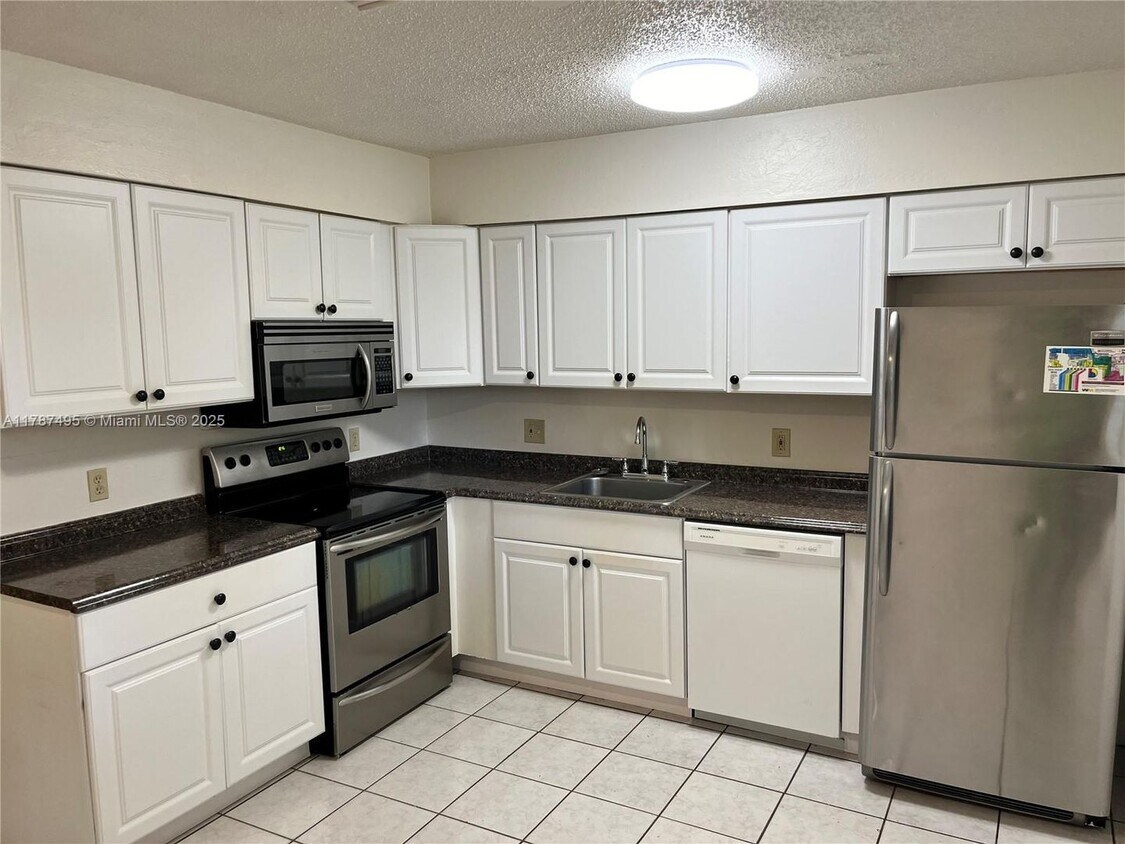 Foto principal - 1470 SW 2nd Ave