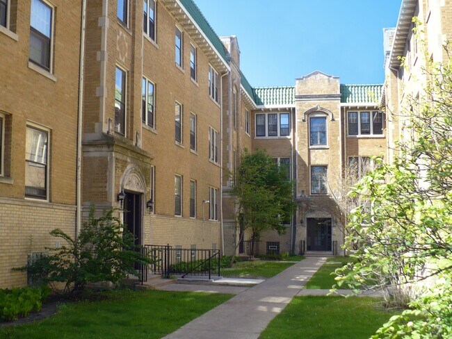 Building Photo - 5014 N Hermitage Ave