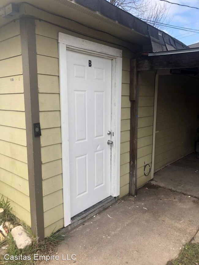 Building Photo - 2 br, 1 bath House - 122 Red Ripple Rd. B