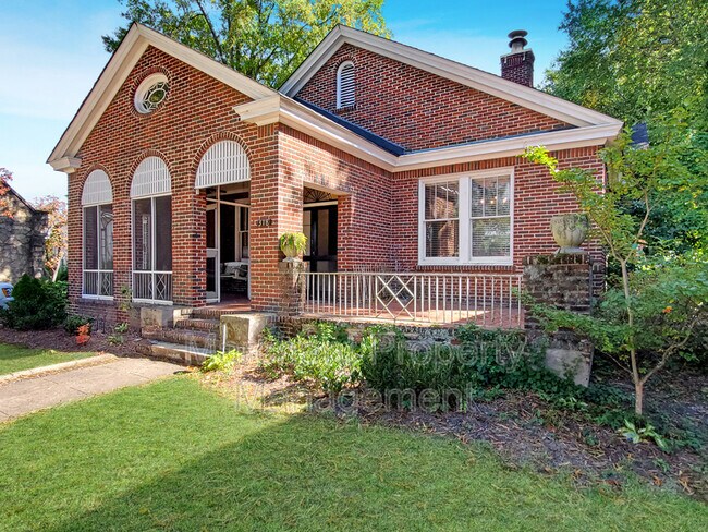 Foto del edificio - 318 Lloyd St