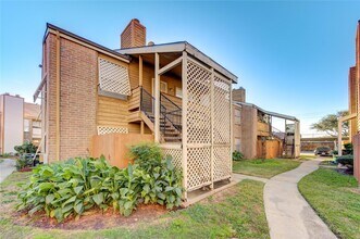 Building Photo - 10202 Forum Park Dr