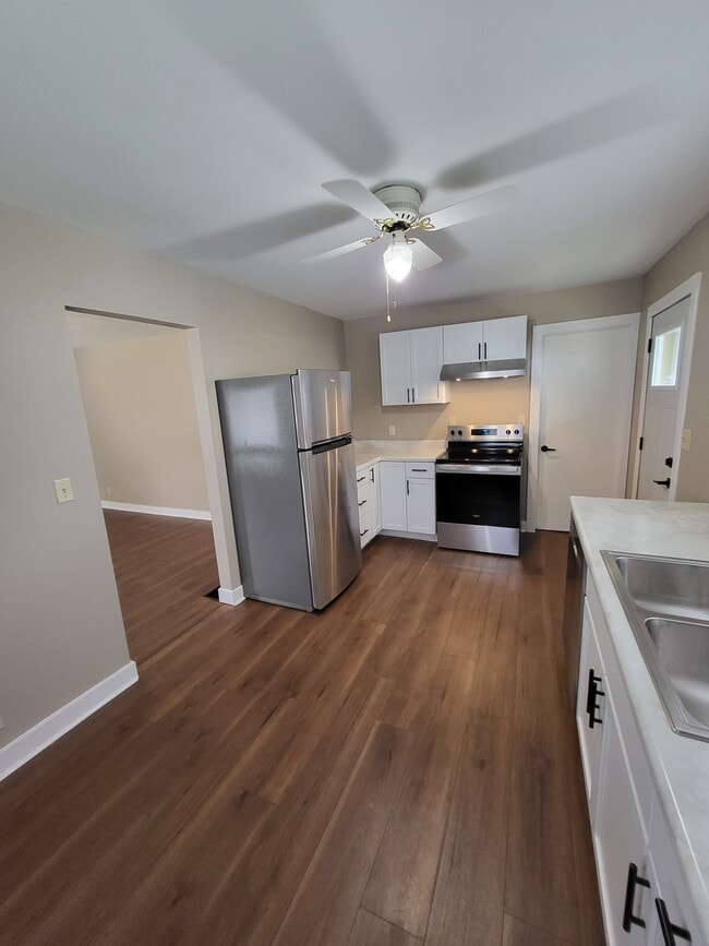 Kitchen - 709 Michigan St