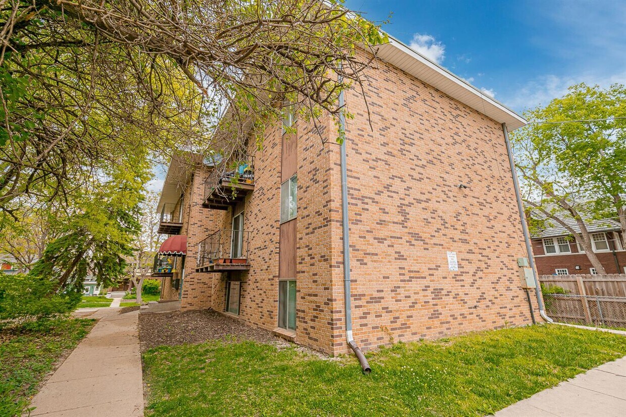 Foto principal - 2115 B St