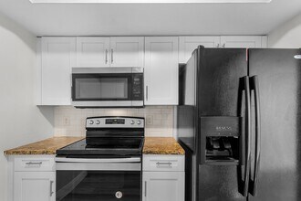 Building Photo - Paradise Palms Portfolio LLC