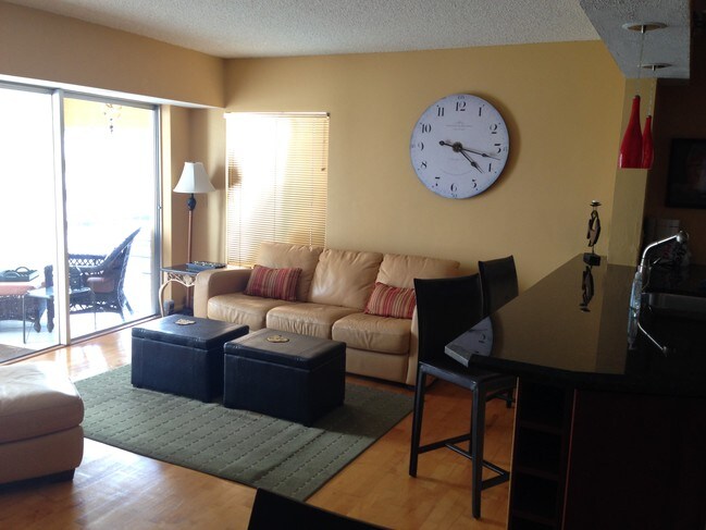 Living room - 3100 NE 29th St