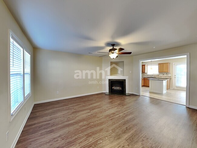 Foto del edificio - 5516 Waverly Lynn Ln