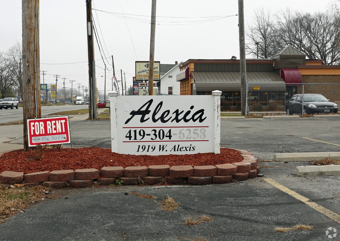 Building Photo - Alexia Apartments