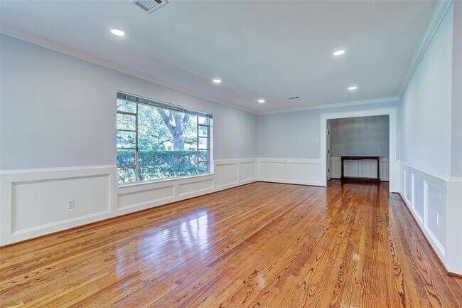 Foto del edificio - 4515 Oakshire Dr