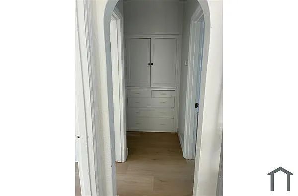 Foto del edificio - 912 W 78th St