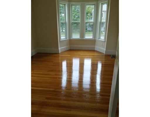 Primary Photo - 157 Warren Ave
