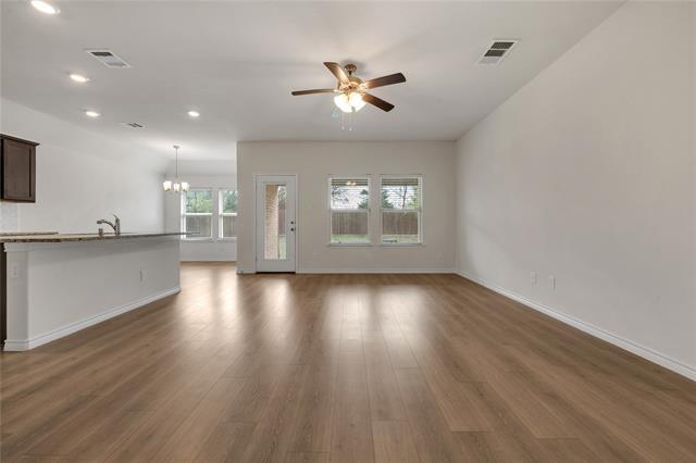 Foto del edificio - 3025 Frio Rd