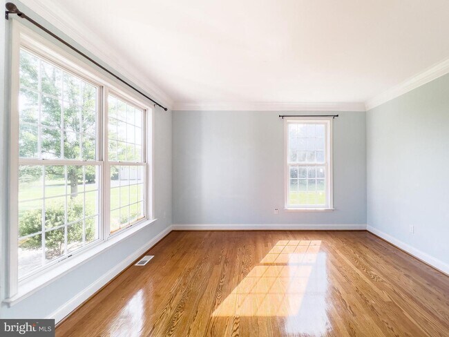 Foto del edificio - 138 Rolling Green Ln