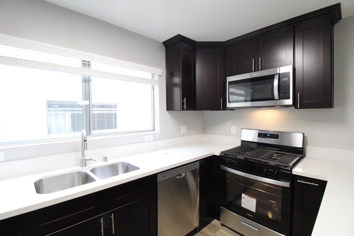 Foto principal - Crenshaw Townhouse