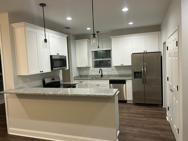Building Photo - 41255 Bush Ln