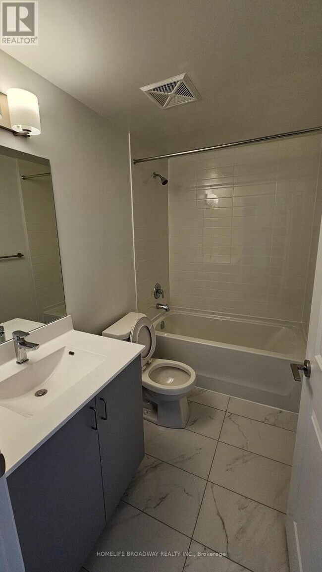 Building Photo - 325 Yorkland Blvd