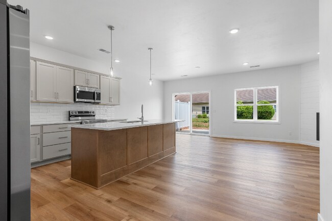 Foto del edificio - 2723 Sachet Pl