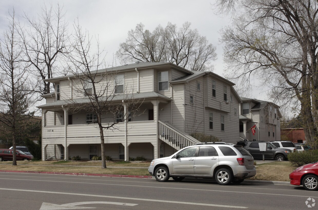 Building Photo - 327 Remington St