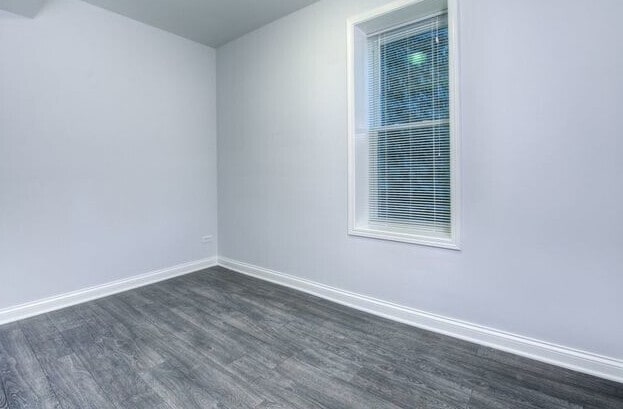 Building Photo - 1302 N Greenview Ave