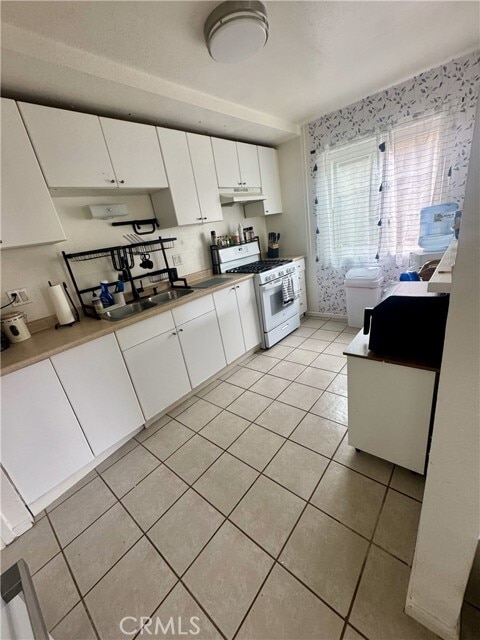 Building Photo - 209 Avenida Miramar