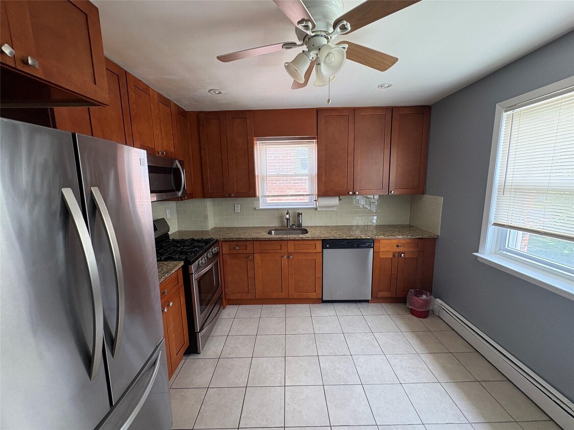 Primary Photo - 120 Vredenburgh Ave