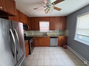 Building Photo - 120 Vredenburgh Ave